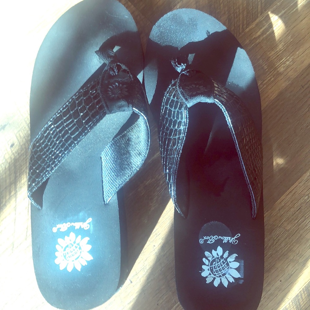 Black platform flip flops